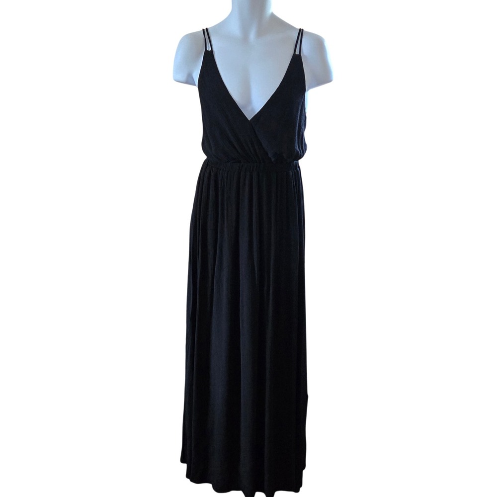 Lulu's Black Maxi Dress with V-Neck and Spaghetti Straps